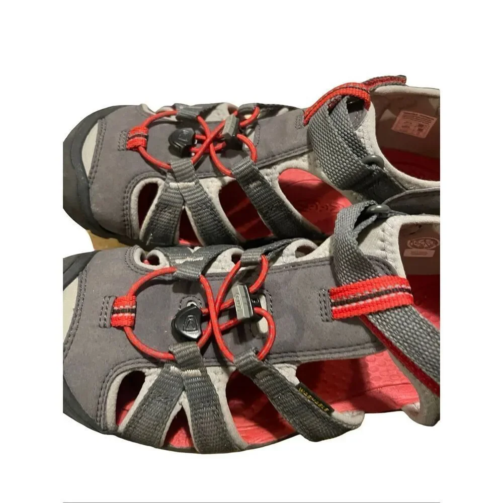 Keen Kids Gray Red Seacamp II CNX Waterproof Hiking Water Shoe Sandals Size 6
